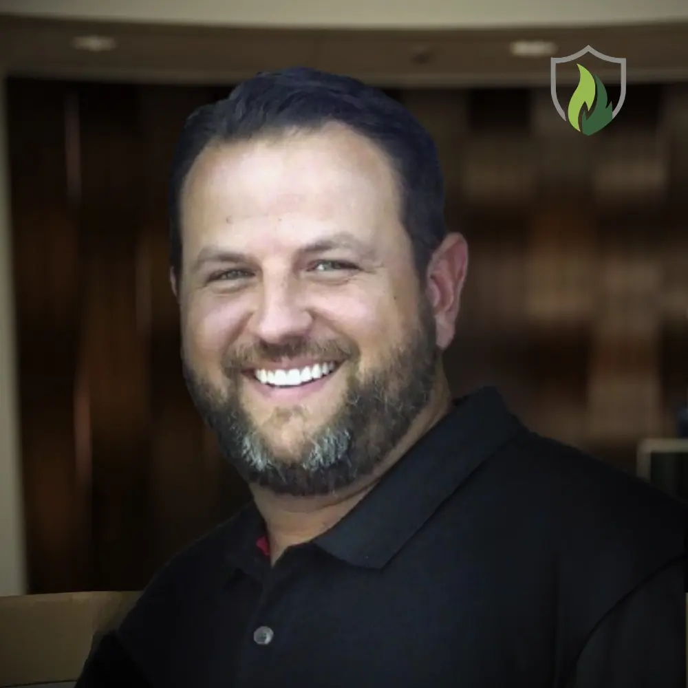 Headshot of Aaron